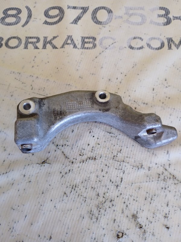 Кронштейн компрессора кондиционера XC90 2016 t27 Кронштейн компрессора кондиционера XC90 2016 t27