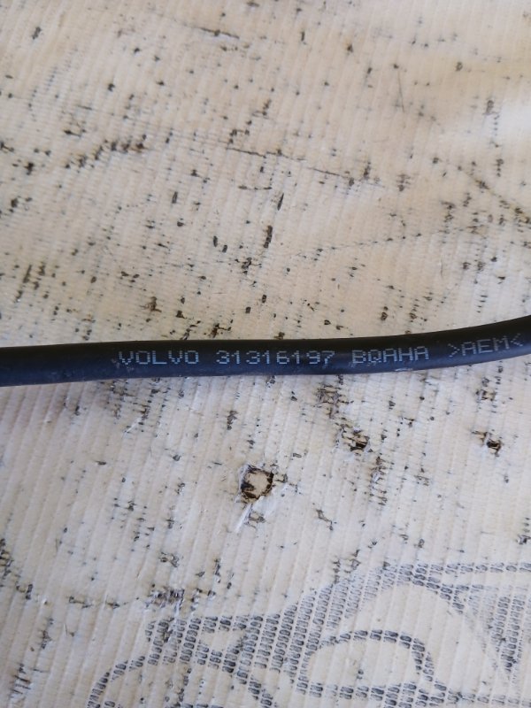 Трубка вентиляционная XC90 2016 t27 Трубка вентиляционная XC90 2016 t27