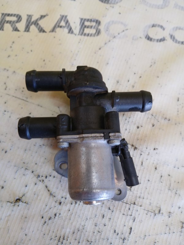 Клапан системы охлаждения XC90 2016 t27 Клапан системы охлаждения XC90 2016 t27