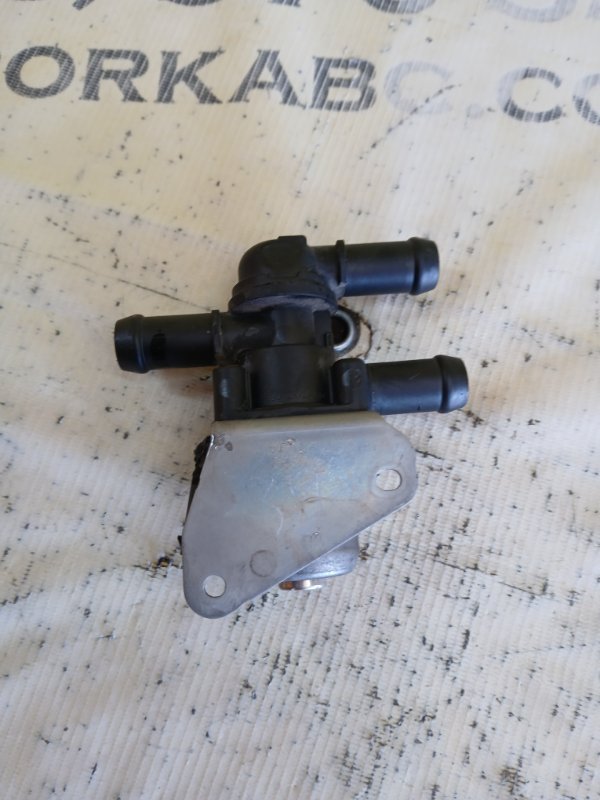 Клапан системы охлаждения Volvo XC90 t27 Клапан системы охлаждения Volvo XC90 t27