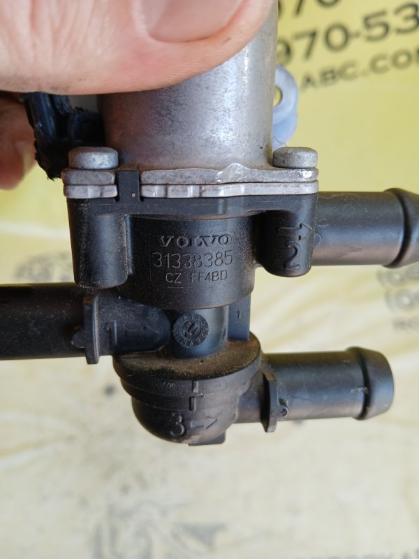 Клапан системы охлаждения XC90 2016 t27 Клапан системы охлаждения XC90 2016 t27