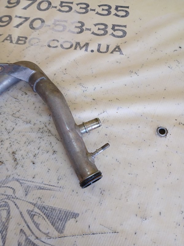 Трубка системы охлаждения Volvo XC90 t27 Трубка системы охлаждения Volvo XC90 t27