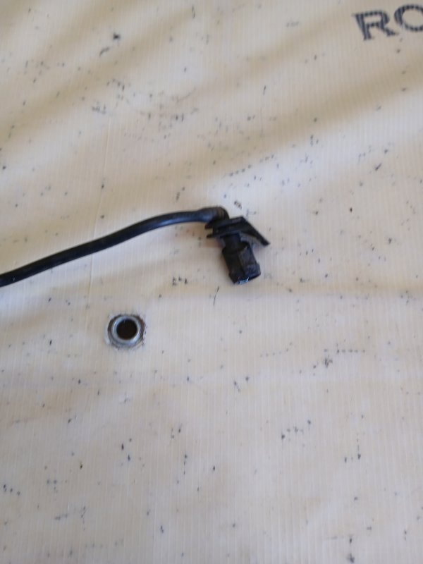 Трубка системы охлаждения Volvo XC90 t27 Трубка системы охлаждения Volvo XC90 t27