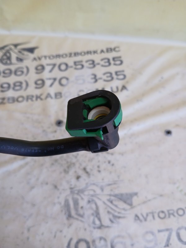 Трубка системы охлаждения Volvo XC90 t27 Трубка системы охлаждения Volvo XC90 t27