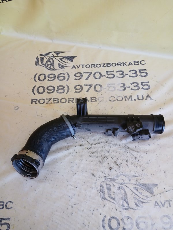 Запчасть патрубок интеркулера передний левый Volvo XC90 2016 t27 31422153 Б/У Патрубок интеркулера передний левый Volvo XC90 2016 t27 31422153 Б/У