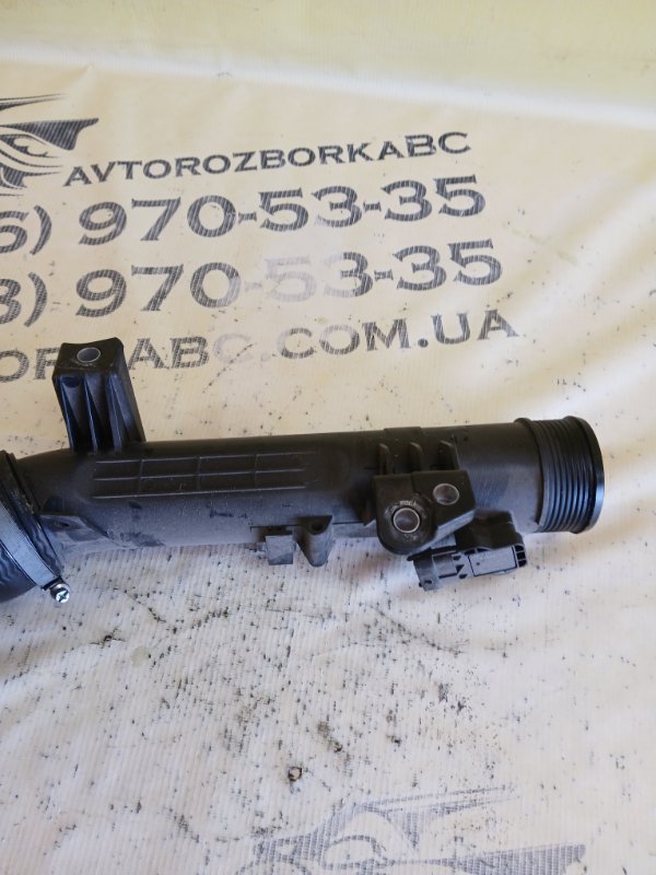 Патрубок интеркулера передний левый Volvo XC90 t27 Патрубок интеркулера передний левый Volvo XC90 t27