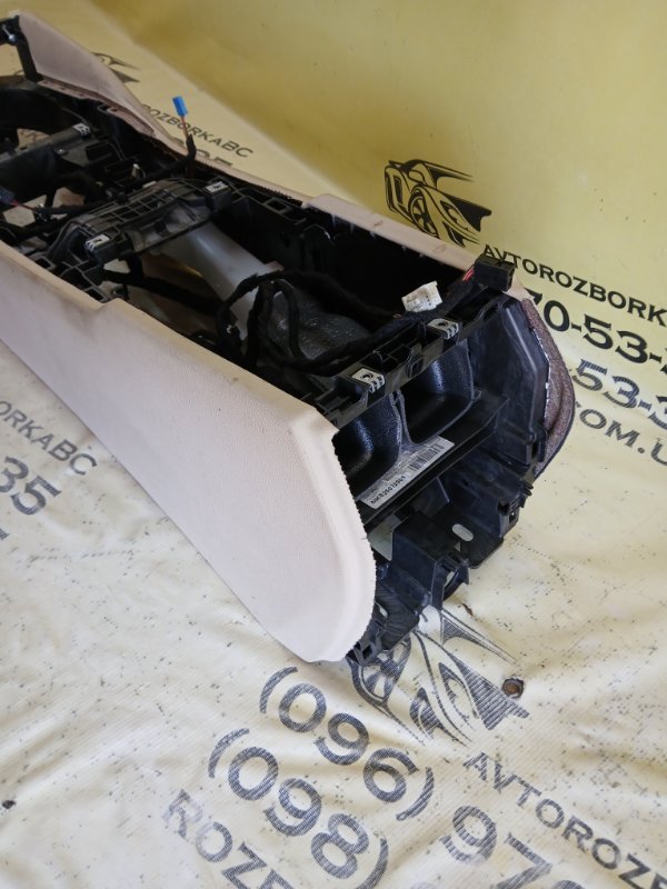 Консоль центральная 530 2018 G30 XB1142M0 Консоль центральная 530 2018 G30 XB1142M0