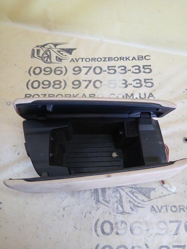 Подлокотник 530 2018 G30 XB1142M0 Подлокотник 530 2018 G30 XB1142M0