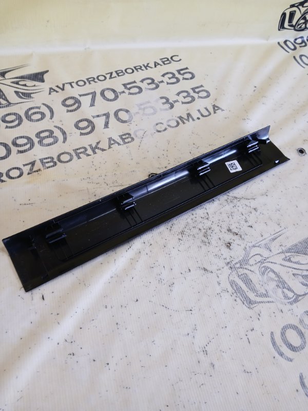 Накладка порога салона передняя левая 530 2018 G30 XB1142M0 Накладка порога салона передняя левая 530 2018 G30 XB1142M0