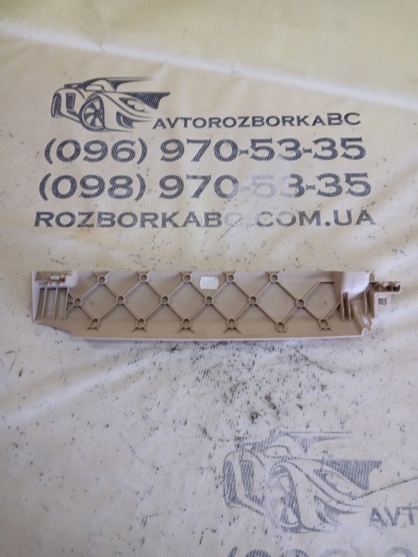 Накладка сиденья правая 530 2018 G30 XB1142M0 Накладка сиденья правая 530 2018 G30 XB1142M0