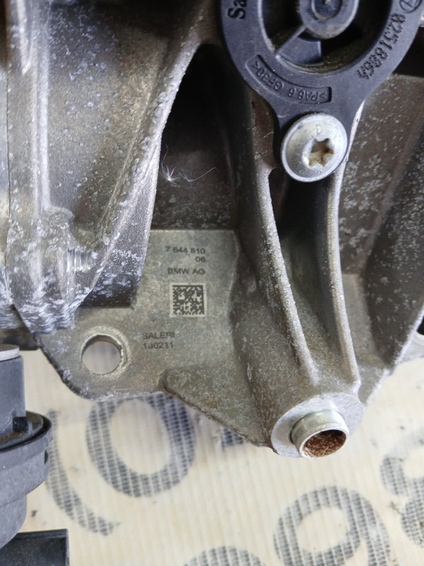 Помпа 530 2018 G30 XB1142M0 Помпа 530 2018 G30 XB1142M0