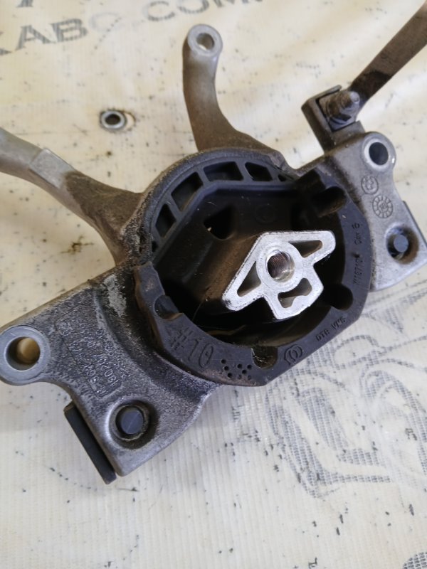 Подушка АКПП 530 2018 G30 XB1142M0 Подушка АКПП 530 2018 G30 XB1142M0