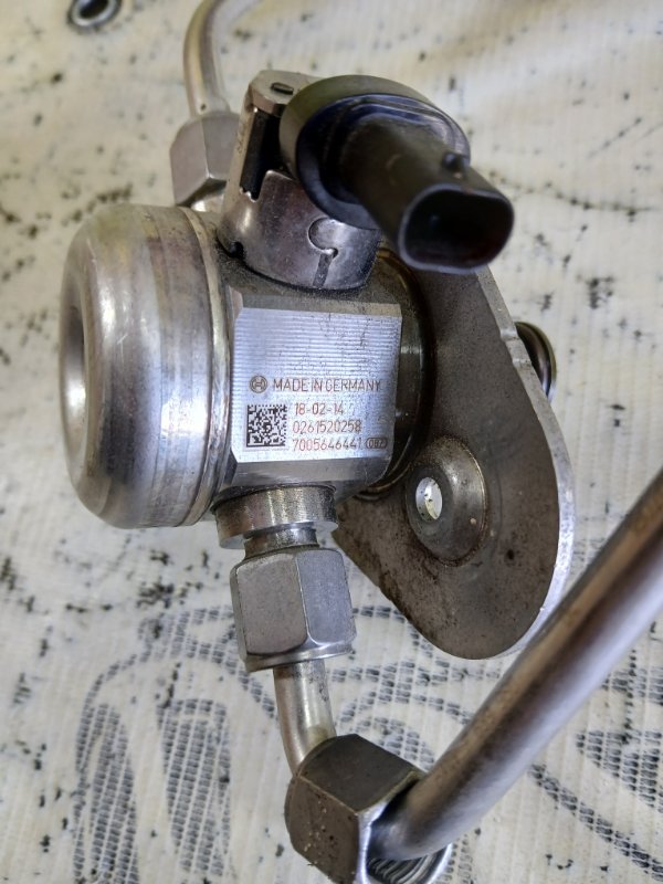 Насос ТНВД 530 2018 G30 XB1142M0 Насос ТНВД 530 2018 G30 XB1142M0