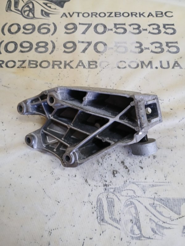 Подушка двигателя передняя левая BMW 530 G30 XB1142M0 Подушка двигателя передняя левая BMW 530 G30 XB1142M0