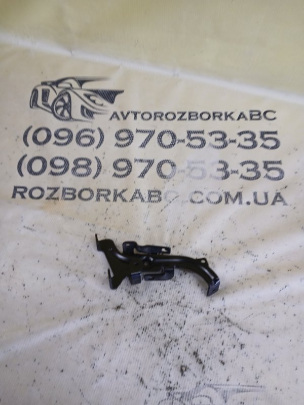 Запчасть кронштейн BMW 530 2018 G30 XB1142M0 13 54 7 714 512 Б/У Кронштейн BMW 530 2018 G30 XB1142M0 13 54 7 714 512 Б/У