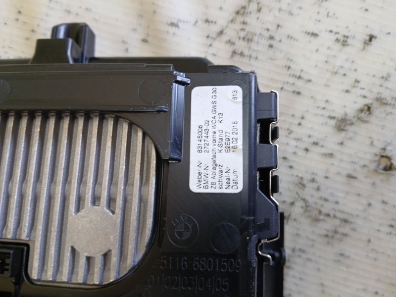 Беспроводная зарядка 530 2018 G30 XB1142M0 Беспроводная зарядка 530 2018 G30 XB1142M0