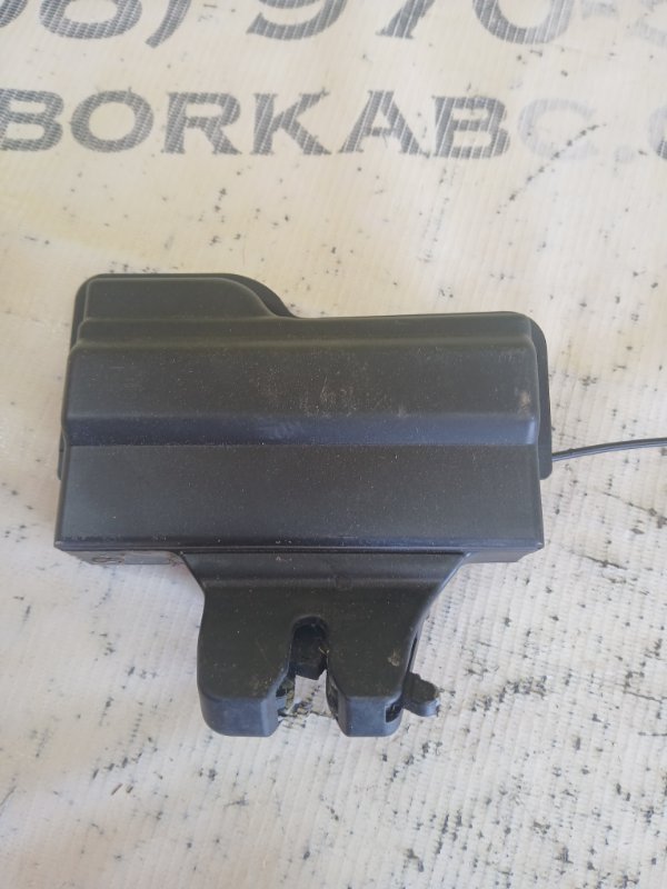 Замок кришки багажника Nissan Altima FWD 2.5 Замок кришки багажника Nissan Altima FWD 2.5