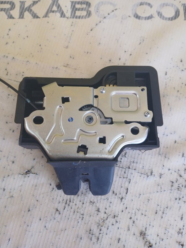 Замок кришки багажника Altima 2019 FWD 2.5 Замок кришки багажника Altima 2019 FWD 2.5