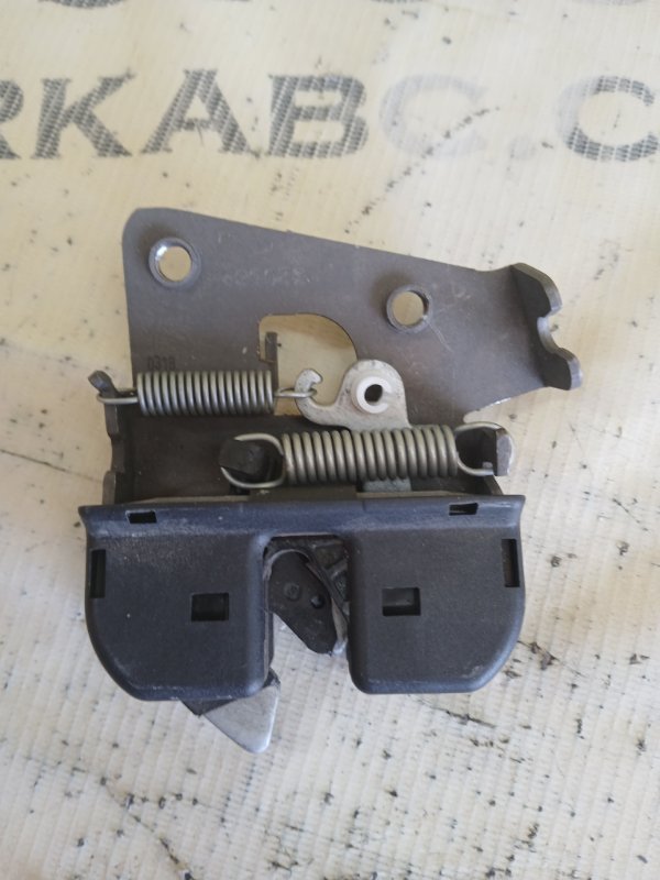 Замок спинки сиденья задний левый 530 2018 G30 XB1142M0 Замок спинки сиденья задний левый 530 2018 G30 XB1142M0