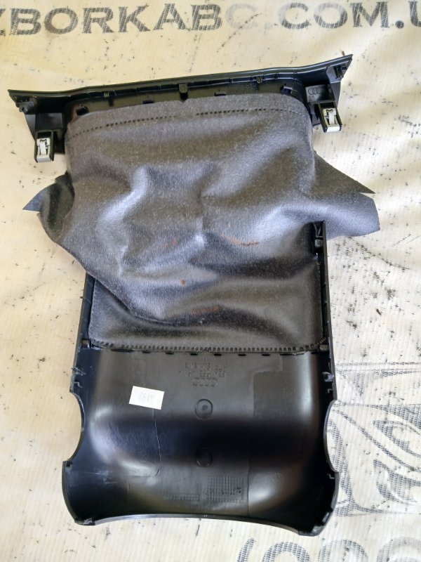 Кожух рулевой колонки Q3 2021 83A 2.0 CZRA Кожух рулевой колонки Q3 2021 83A 2.0 CZRA