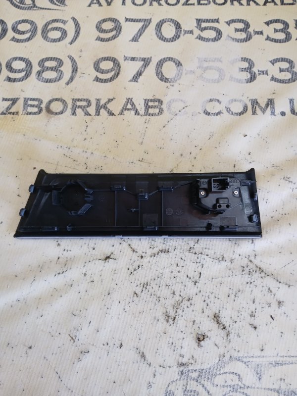 Панель под usb Audi Q3 83A 2.0 CZRA Панель под usb Audi Q3 83A 2.0 CZRA