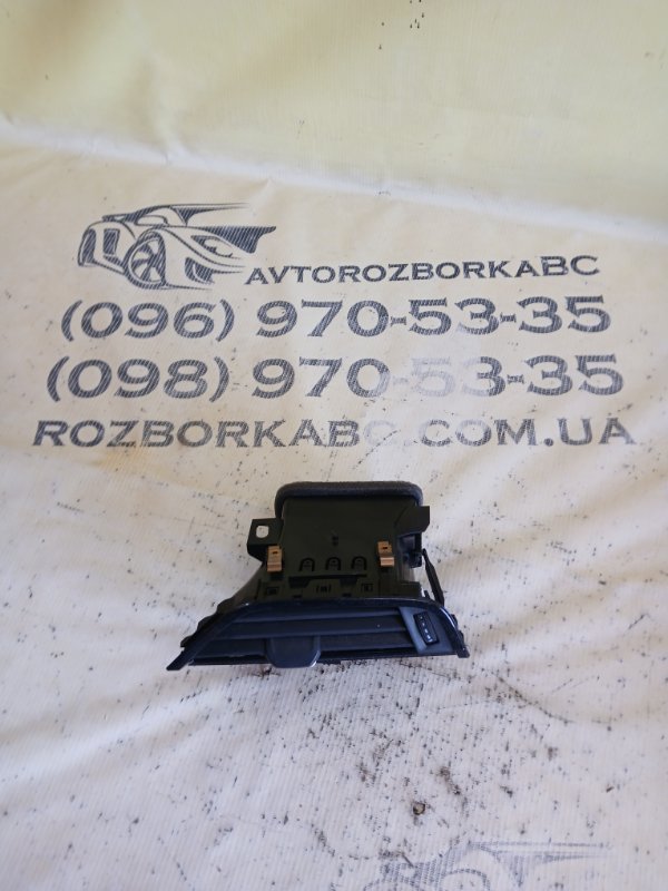 Запчасть воздуховод передний правый Audi Q3 2021 83A 2.0 CZRA 83B8209026PS Б/У Воздуховод передний правый Audi Q3 2021 83A 2.0 CZRA 83B8209026PS Б/У