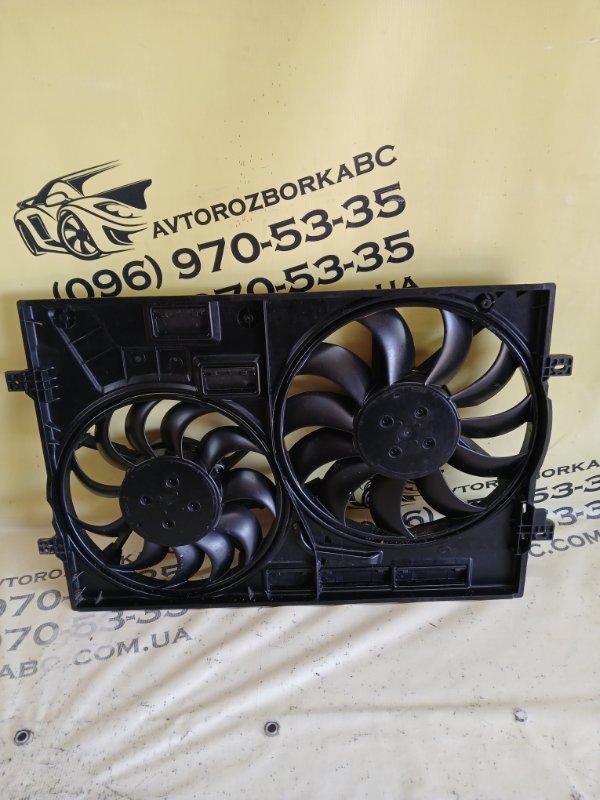 Запчасть дифузор радиатора Audi Q3 2021 83A 2.0 CZRA 5WA121203T Б/У Дифузор радиатора Audi Q3 2021 83A 2.0 CZRA 5WA121203T Б/У