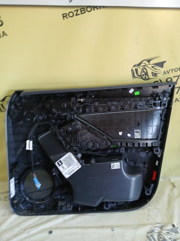 Карта двери передняя левая Q3 2021 83A 2.0 CZRA Карта двери передняя левая Q3 2021 83A 2.0 CZRA