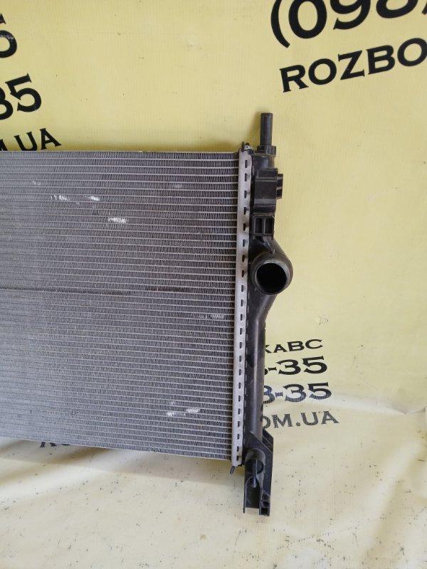 Радиатор охлаждение двигателя Volvo XC90 t27 Радиатор охлаждение двигателя Volvo XC90 t27