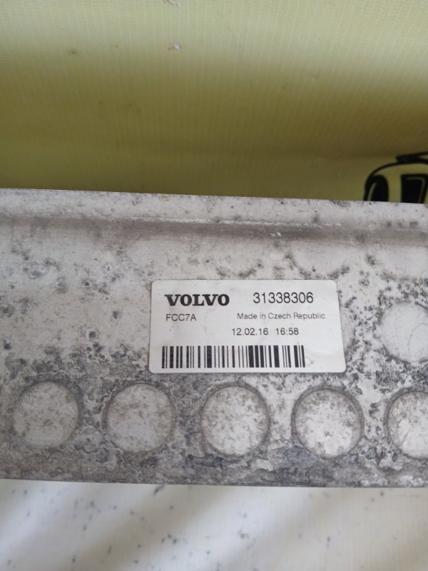 Радиатор интеркуллера XC90 2016 t27 Радиатор интеркуллера XC90 2016 t27