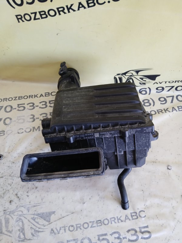 Запчасть корпус воздушного фильтра Audi Q3 2021 83A 2.0 CZRA 5Q0129607BB Б/У Корпус воздушного фильтра Audi Q3 2021 83A 2.0 CZRA 5Q0129607BB Б/У
