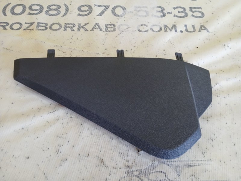 Накладка на торпедо передняя левая Q3 2021 83A 2.0 CZRA Накладка на торпедо передняя левая Q3 2021 83A 2.0 CZRA