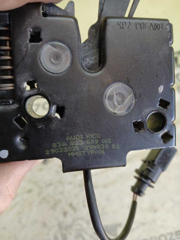 Замок капота Q3 2021 83A 2.0 CZRA Замок капота Q3 2021 83A 2.0 CZRA