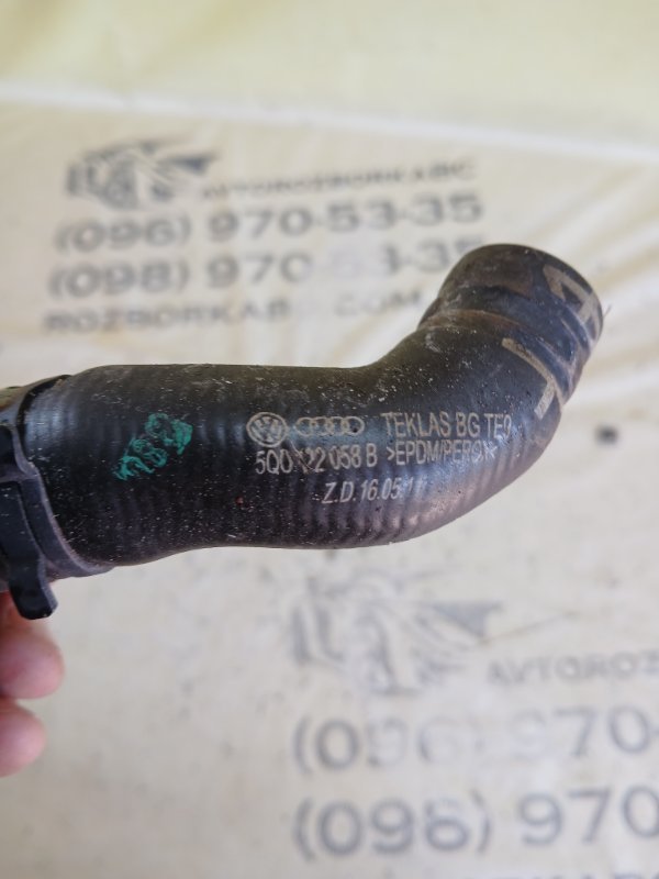 Патрубок системы охлаждения Audi Q3 83A 2.0 CZRA Патрубок системы охлаждения Audi Q3 83A 2.0 CZRA