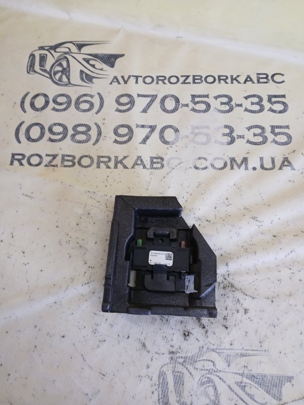 Запчасть усилитель антенны Mercedes-Benz GLC 300 2019 X253 27492031846862 A2389055000 Б/У Усилитель антенны Mercedes-Benz GLC 300 2019 X253 27492031846862 A2389055000 Б/У