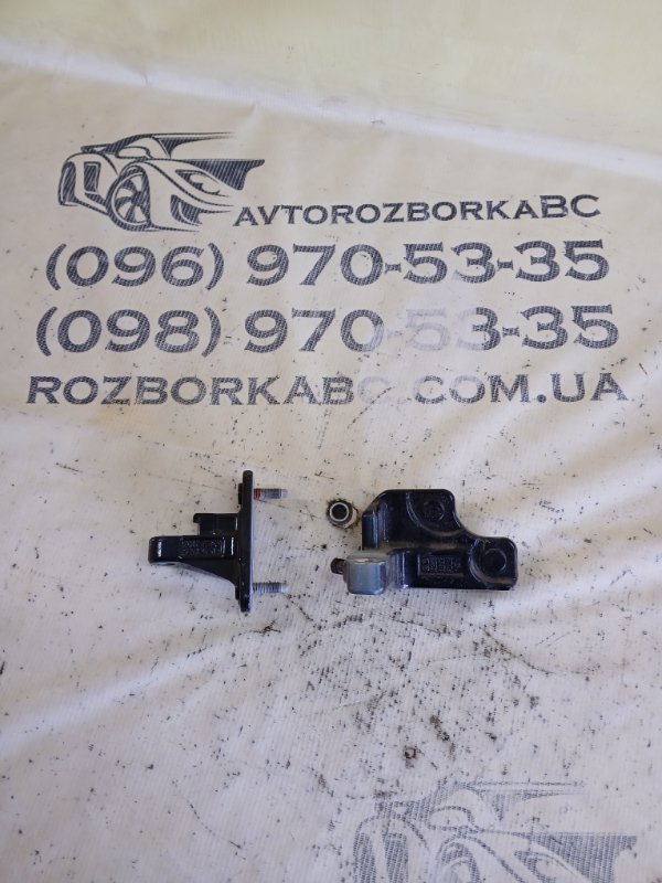 Запчасть петля двери задняя правая Mercedes-Benz GLC 300 2019 X253 27492031846862 Б/У Петля двери задняя правая Mercedes-Benz GLC 300 2019 X253 27492031846862 Б/У