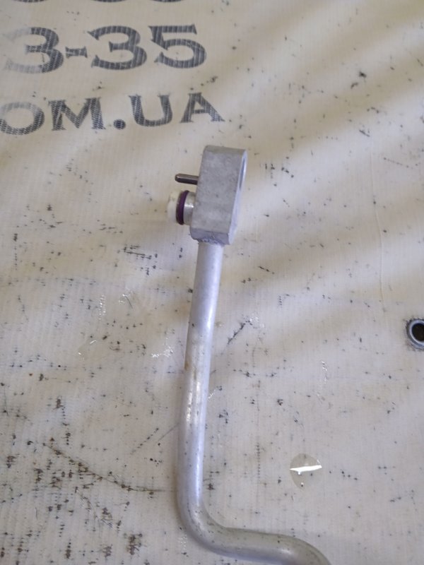 Трубка кондиционера BMW X1 F48 B46A20O1 Трубка кондиционера BMW X1 F48 B46A20O1