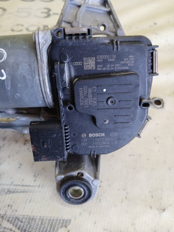 Трапеция дворников Q3 2021 83A 2.0 CZRA Трапеция дворников Q3 2021 83A 2.0 CZRA