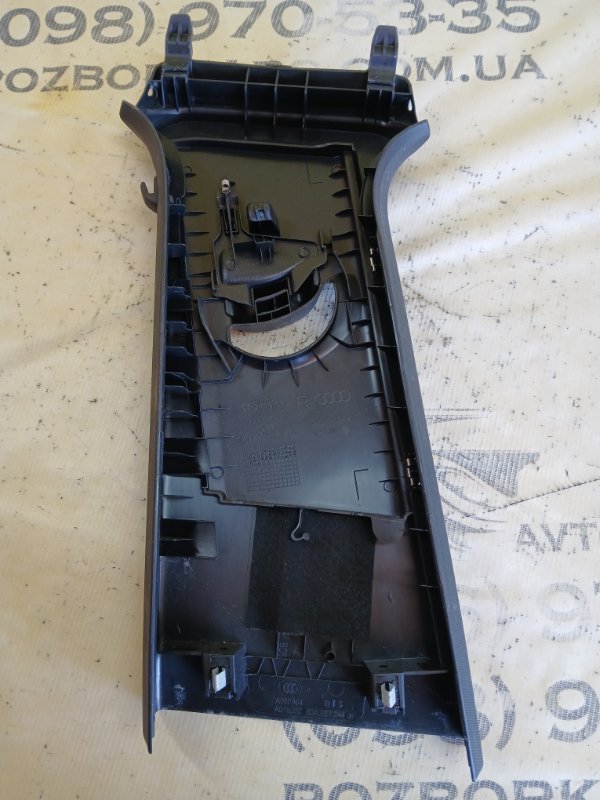 Накладка стойки правая Audi Q3 83A 2.0 CZRA Накладка стойки правая Audi Q3 83A 2.0 CZRA