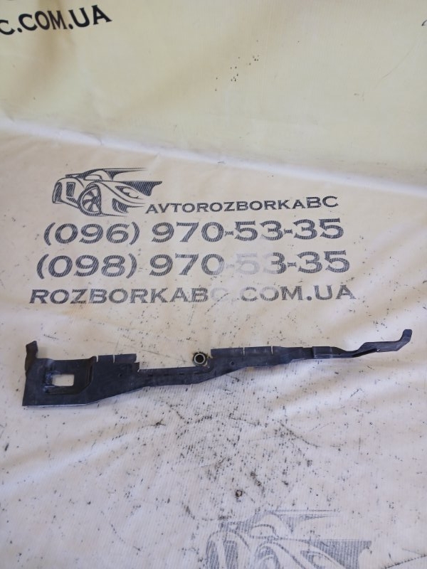 Запчасть дефлектор радиатора передний правый Audi Q3 2021 83A 2.0 CZRA 83A121332H Б/У Дефлектор радиатора передний правый Audi Q3 2021 83A 2.0 CZRA 83A121332H Б/У