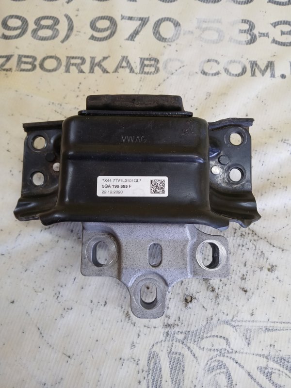 Подушка двигателя левая Q3 2021 83A 2.0 CZRA Подушка двигателя левая Q3 2021 83A 2.0 CZRA
