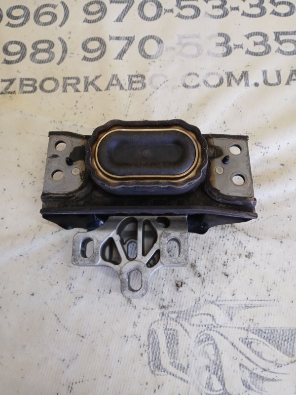 Подушка двигателя левая Audi Q3 83A 2.0 CZRA Подушка двигателя левая Audi Q3 83A 2.0 CZRA