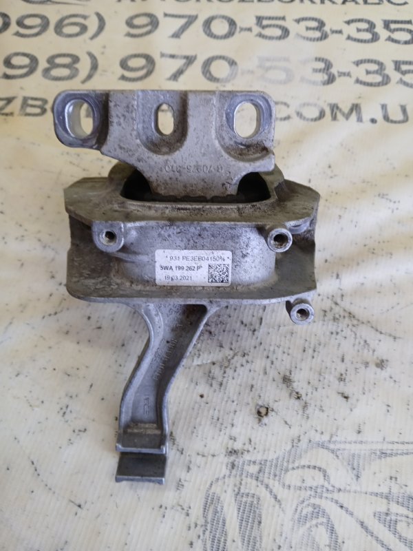 Подушка двигателя правая Q3 2021 83A 2.0 CZRA Подушка двигателя правая Q3 2021 83A 2.0 CZRA