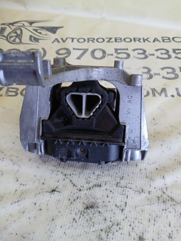 Подушка двигателя правая Audi Q3 83A 2.0 CZRA Подушка двигателя правая Audi Q3 83A 2.0 CZRA