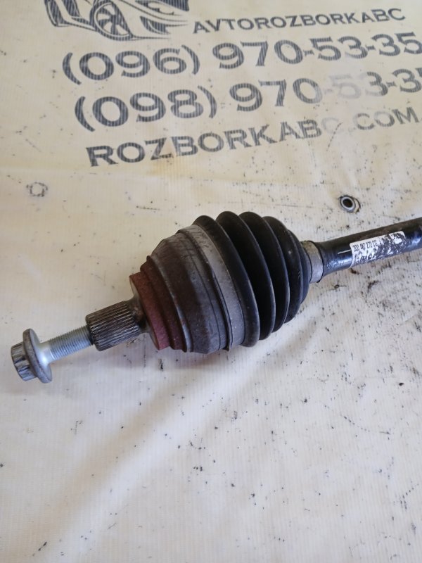 Полуось передний правый Q3 2021 83A 2.0 CZRA Полуось передний правый Q3 2021 83A 2.0 CZRA