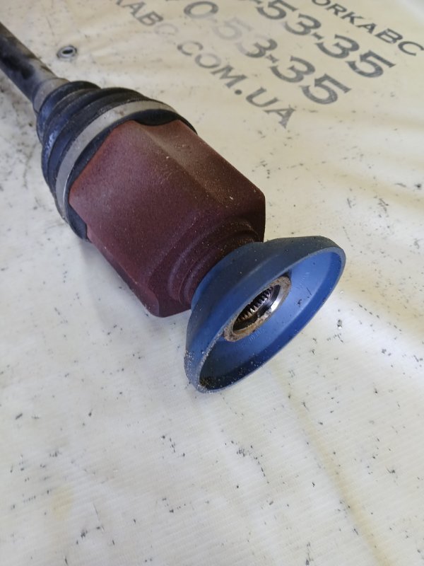 Полуось передний правый Q3 2021 83A 2.0 CZRA Полуось передний правый Q3 2021 83A 2.0 CZRA