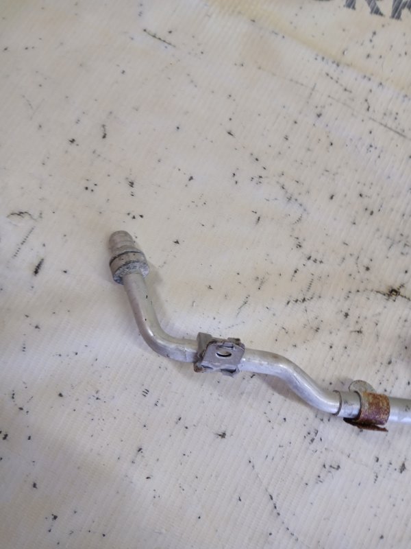 Трубка турбины BMW X1 F48 B46A20O1 Трубка турбины BMW X1 F48 B46A20O1