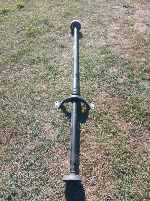 Запчасть карданный вал Audi Q3 2021 83A 2.0 CZRA 5QF521101P Б/У Карданный вал Audi Q3 2021 83A 2.0 CZRA 5QF521101P Б/У