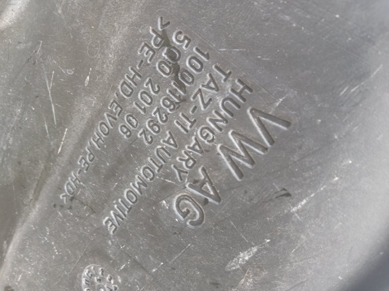 Бак топливный Q3 2021 83A 2.0 CZRA Бак топливный Q3 2021 83A 2.0 CZRA