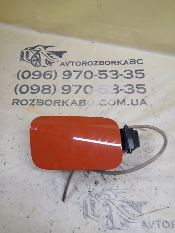 Запчасть лючок топливного бака Audi Q3 2021 83A 2.0 CZRA 83A809906 Б/У Лючок топливного бака Audi Q3 2021 83A 2.0 CZRA 83A809906 Б/У